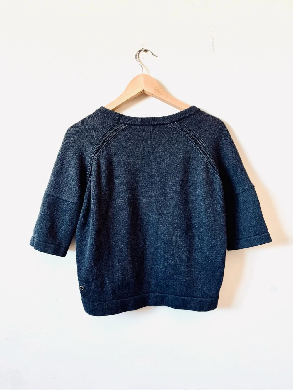 Lululemon Athletica Cropped Oversized Dark Gray Sweatshirt Size Small.